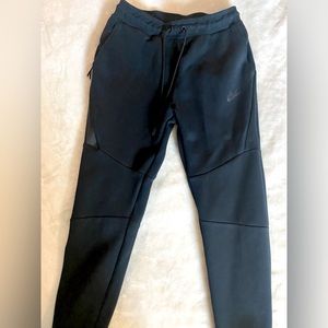 Nike Tech Fleece joggers - small